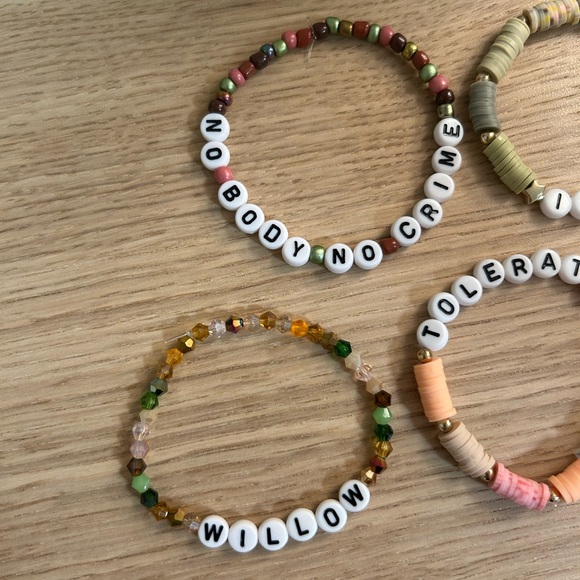 5 Evermore bracelets Taylor swift - Picture 2 of 4